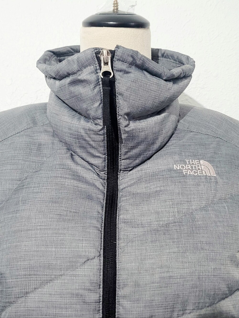 The North Face 550 Down Puffer Vest Women's Medium Gray Full Zip Goose Down - Picture 3 of 14